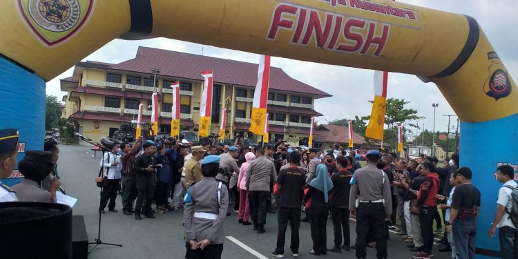 Apel Gelar Pasukan Operasi Ketupat Kapuas 2023: Upaya Bersama Menjamin Keamanan dan Kenyamanan Mudik Idul Fitri