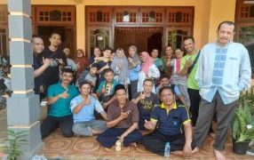 Kasi Bimas Buddha Kantor Kemenag Bengkayang Lakukan Silaturahmi Idulfitri Pererat Hubungan Kerja
