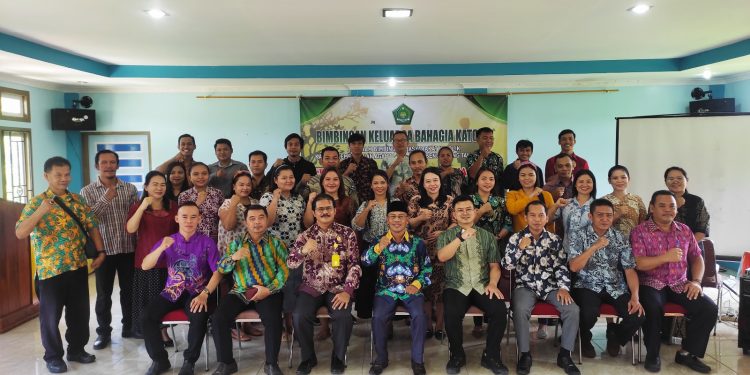 Wakil Sekretaris FKUB Bengkayang Hadiri Pembukaan Kegiatan Pembinaan Keluarga Bahagia Bimas Katolik Kantor Kemenag Bengkayang