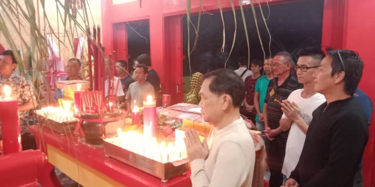 Penyuluh Agama Buddha Non-PNS Bengkayang Sembahyang Bersama Peringati HUT Kelenteng Sajung Bong Ja di Kecamatan Sayung