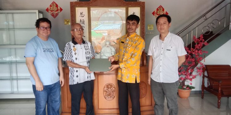 Pengurus FKUB Kabupaten Bengkayang dari Agama Buddha Mengunjungi Pengurus Vihara Buddha Maitreya Bengkayang