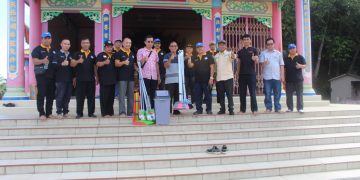 Pengurus FKUB Kabupaten Bengkayang Sambangi Kelenteng Thian Si Ja Bengkayang dalam Program Kerja Bakti Kerukunan Umat Beragama