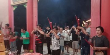Pengurus Yayasan Vihara Ariamarama Bengkayang Mengadakan Sembahyang Bersama pada Hari Kebesaran Maha Dewa Thai Shang Lao Jun