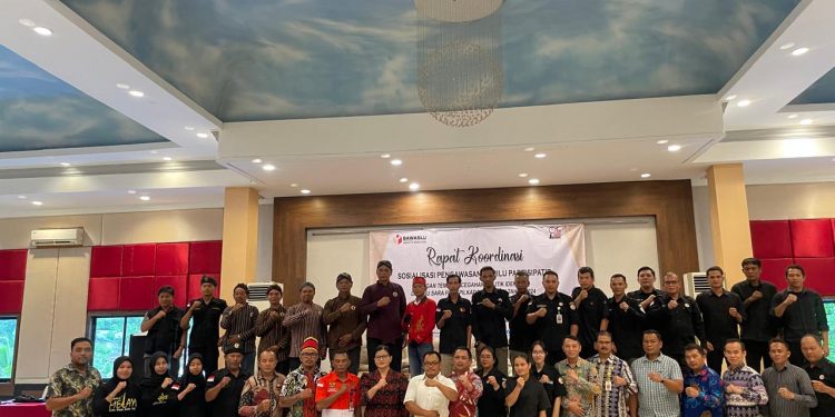 Pengurus FKUB Kabupaten Bengkayang Hadiri Sosialisasi Pengawasan Pemilu Partisipatif Badan Pengawas Pemilu Kab. Bengkayang