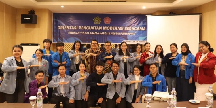 Workshop Penguatan Moderasi Beragama di STAKN Pontianak: Bedah Kata Kunci Moderasi Beragama