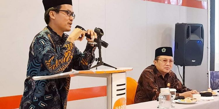 Ketua FKUB Kalbar Paparkan Implementasi dan Tantangan Moderasi Beragama