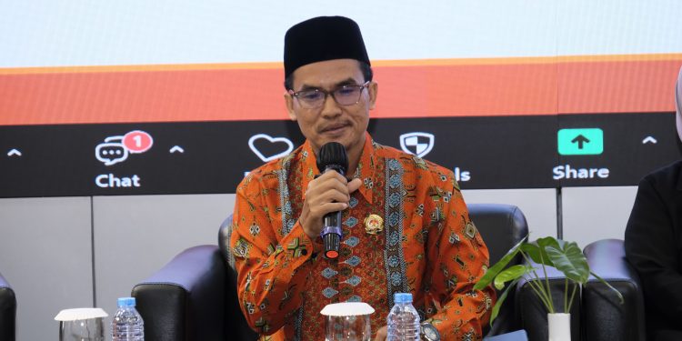 Menuju Indonesia Emas 2045, Prof. Ibrahim: Pemuda Kalbar Harus Muda, Berani, dan Berbudaya