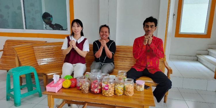 Wiyono, S.Pd.B. Lakukan Koordinasi dan Kunjungan Tahun Baru Imlek ke Pengurus Vihara Buddha Maitreya Pangkalan Makmur