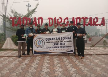 FKUB Kubu Raya Gelar Aksi Sosial Pembagian Masker, Wujud Kepedulian terhadap Kesehatan Masyarakat